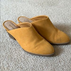 Mustard mules